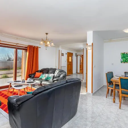 Beautiful In With Wifi Holiday home Muntic