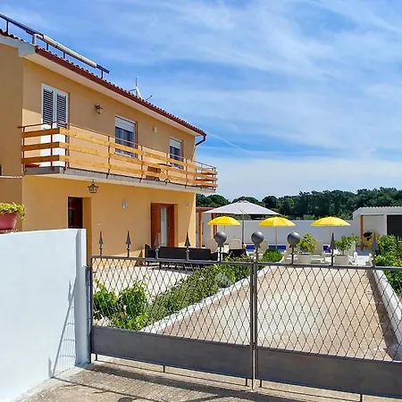 Prázdninový dům Lovely In Muntić